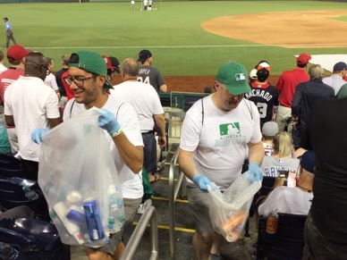 Georgetown SIM students help recycle at Nats Stadium